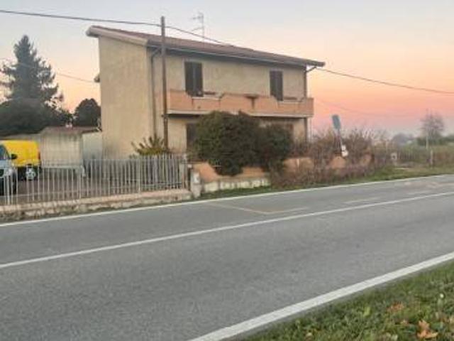 Villa Indipendente in vendita a Unione Terre e Fiumi, Copparo