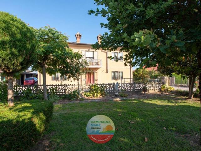 Villa Indipendente in vendita a Unione Terre e Fiumi, Copparo