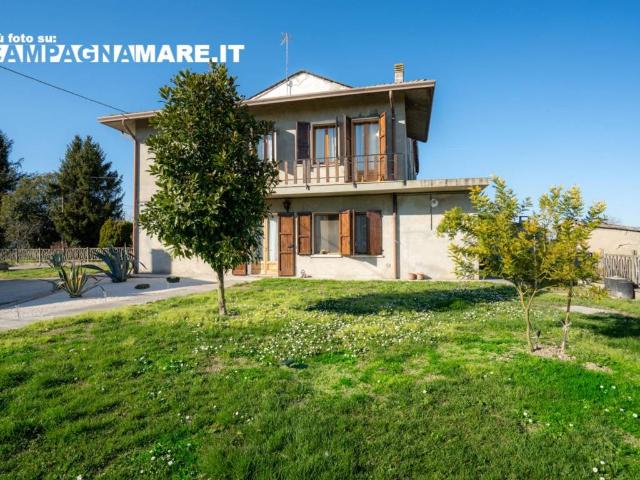 Villa Indipendente in vendita a Unione Terre e Fiumi, Copparo