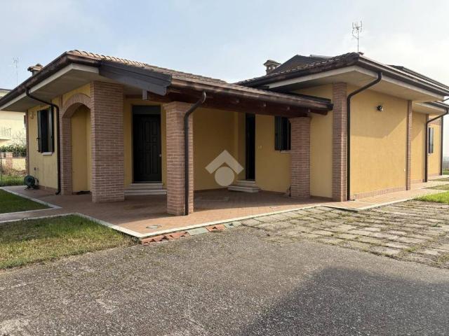 Villa Indipendente in vendita a Unione Terre e Fiumi, Copparo