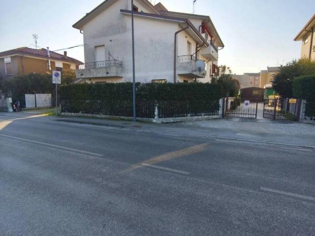 Villa Indipendente in vendita a Unione Terre e Fiumi, Copparo