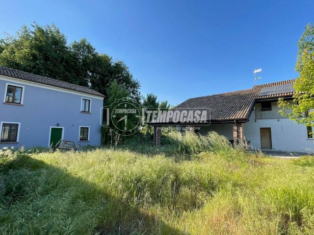 Villa Indipendente in vendita a Corana, Lombardia