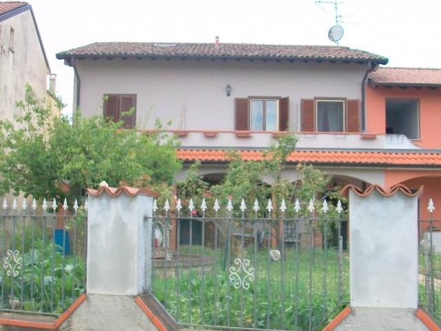 Villa Indipendente in vendita a Corana, Lombardia