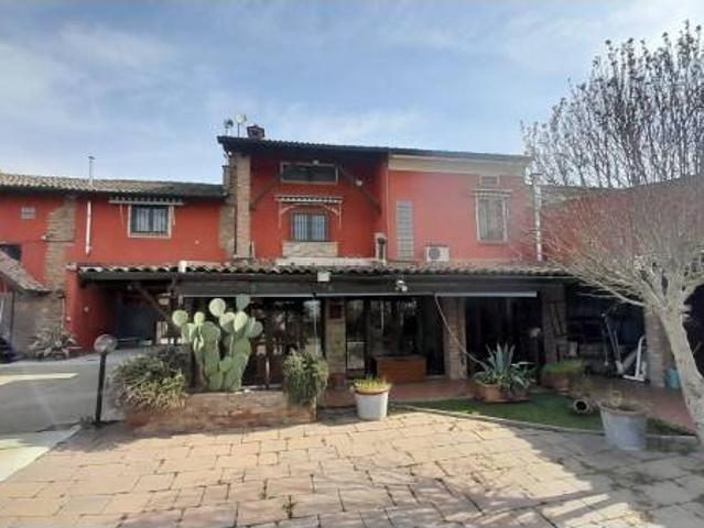 Villa Indipendente in vendita a Corana, Lombardia