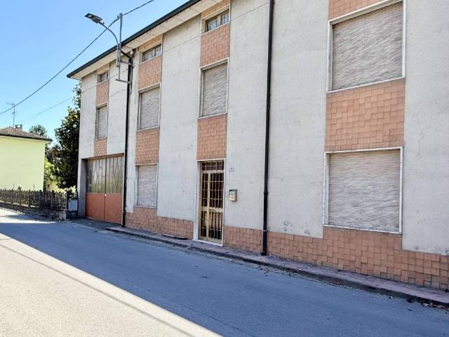 Villa Indipendente in vendita a Corana, Lombardia