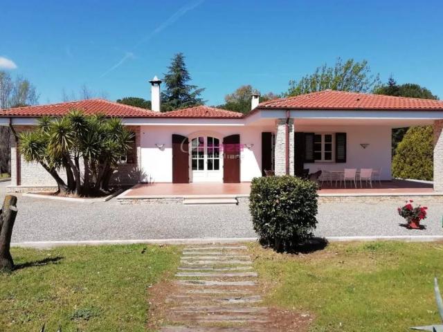 Villa Indipendente in vendita a Corato, Bari