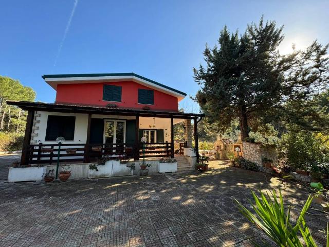 Villa Indipendente in vendita a Puglia, Bari
