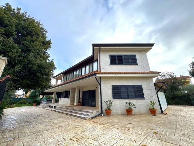 Villa Indipendente in vendita a Puglia, Bari