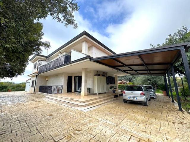 Villa Indipendente in vendita a Oasi di Nazareth, Corato