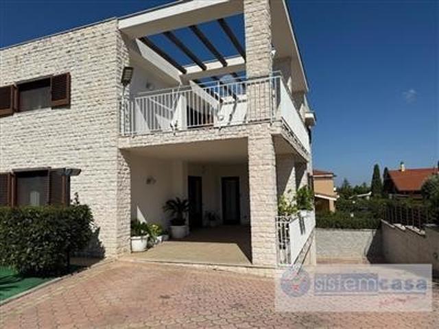 Villa Indipendente in vendita a Corato, Bari
