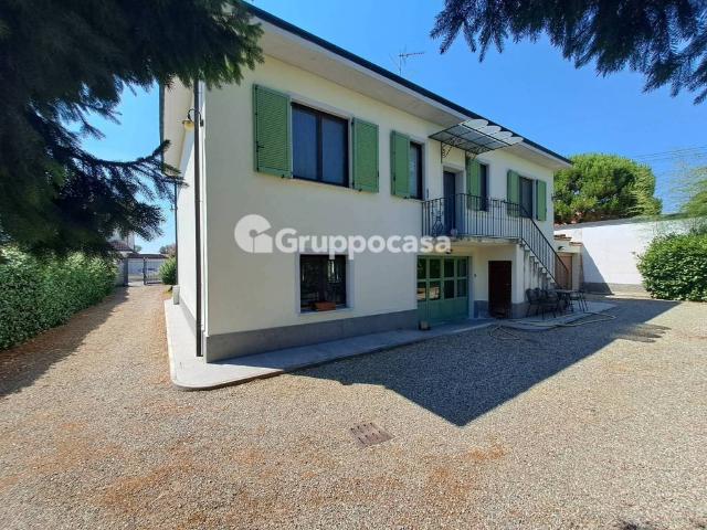 Villa Indipendente in vendita a Corbetta, Lombardia