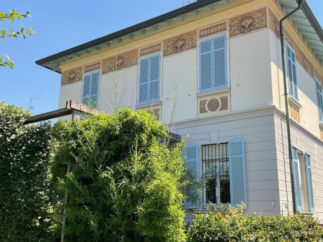 Villa Indipendente in vendita a Corbetta, Lombardia