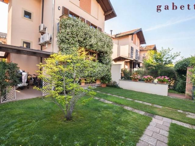 Villa Indipendente in vendita a Corbetta, Lombardia