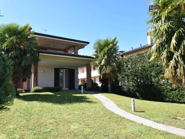 Villa Indipendente in vendita a Castellazzo de' Stampi, Corbetta