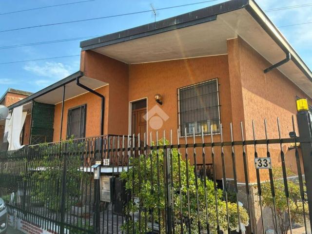 Villa Indipendente in vendita a Corbetta, Lombardia