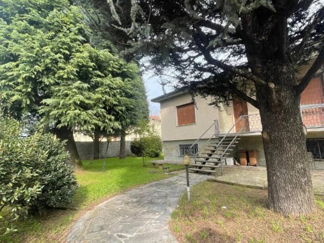 Villa Indipendente in vendita a Corbetta, Lombardia