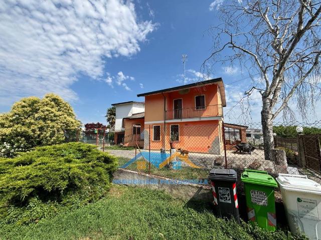 Villa Indipendente in vendita a Corbola, Rovigo