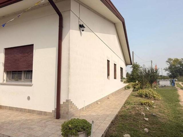 Villa Indipendente in vendita a Corbola, Rovigo