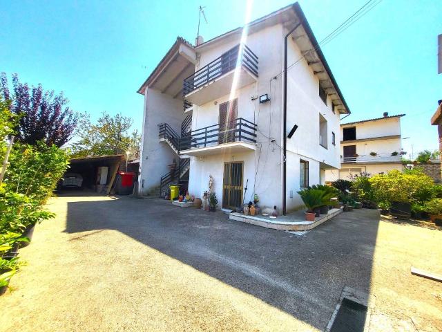 Villa Indipendente in vendita a La Torre, Corchiano