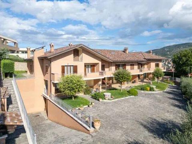 Villa Indipendente in vendita a Chiugiana, Corciano