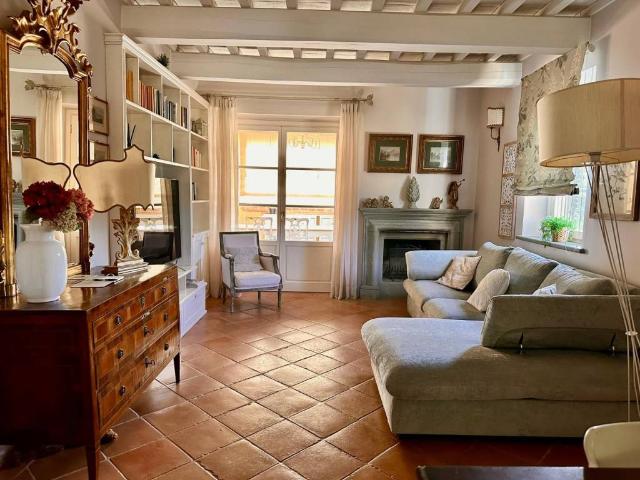 Villa Indipendente in vendita a Corciano, Umbria