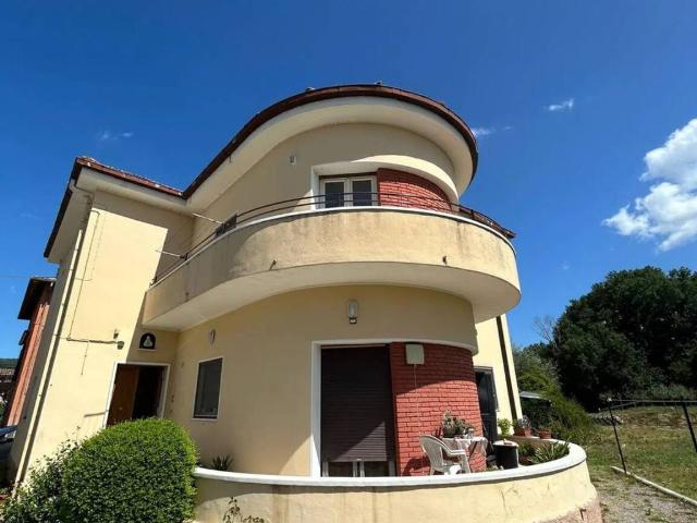 Villa Indipendente in vendita a Corciano, Umbria