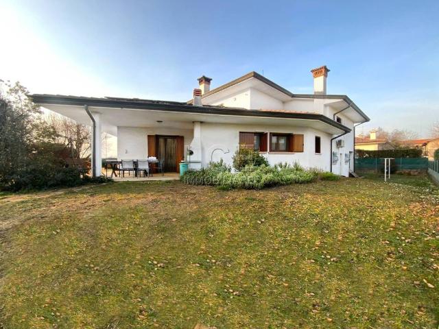 Villa Indipendente in vendita a Cordenons, Friuli-Venezia Giulia