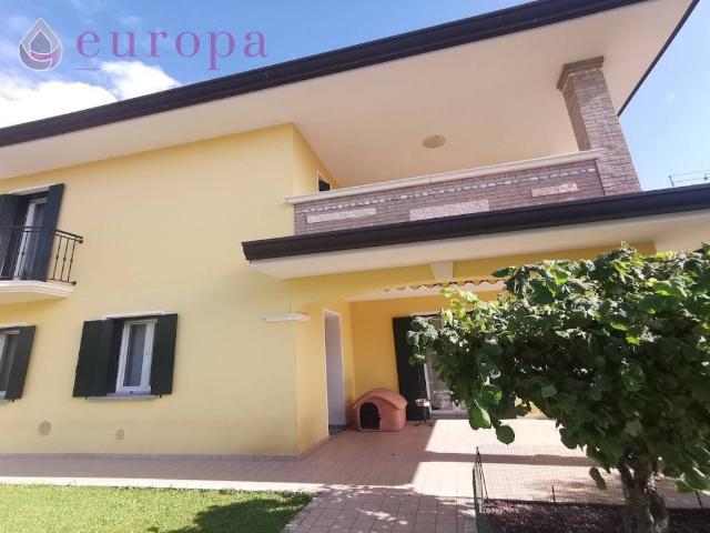 Villa Indipendente in vendita a Cordovado, Friuli-Venezia Giulia