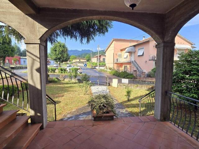 Villa Indipendente in vendita a Unione dei comuni Media Valle del Serchio, Coreglia Antelminelli