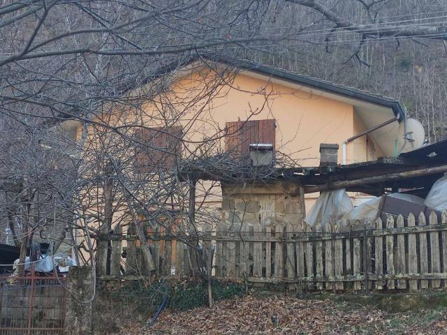 Villa Indipendente in vendita a Unione dei comuni Media Valle del Serchio, Coreglia Antelminelli