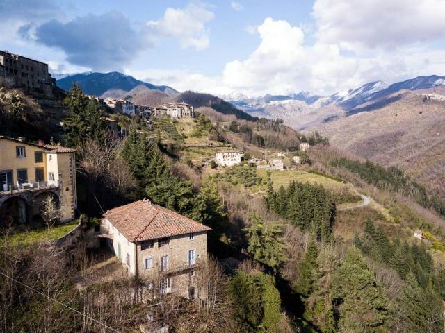 Villa Indipendente in vendita a Unione dei comuni Media Valle del Serchio, Coreglia Antelminelli