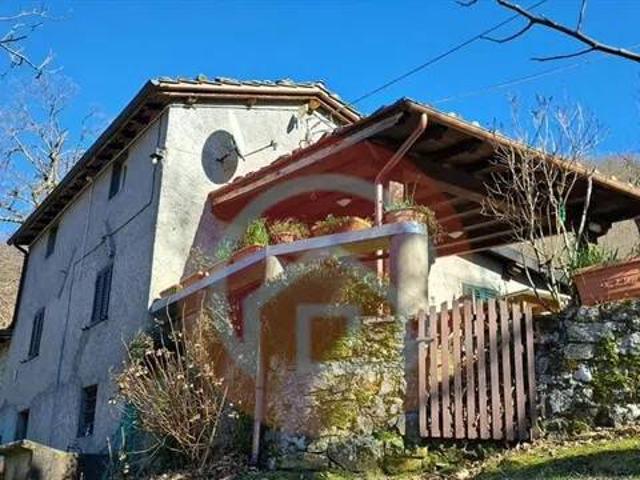 Villa Indipendente in vendita a Ghivizzano, Coreglia Antelminelli