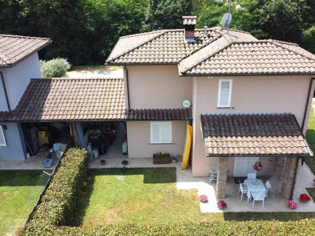 Villa Indipendente in vendita a Unione dei comuni Media Valle del Serchio, Coreglia Antelminelli