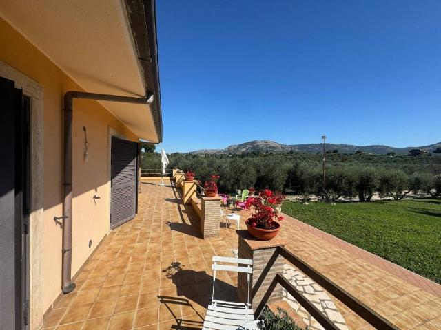 Villa Indipendente in vendita a Cori, Lazio