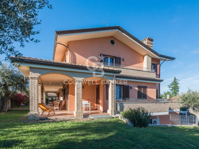 Villa Indipendente in vendita a Montescudo-Monte Colombo, Monte Colombo