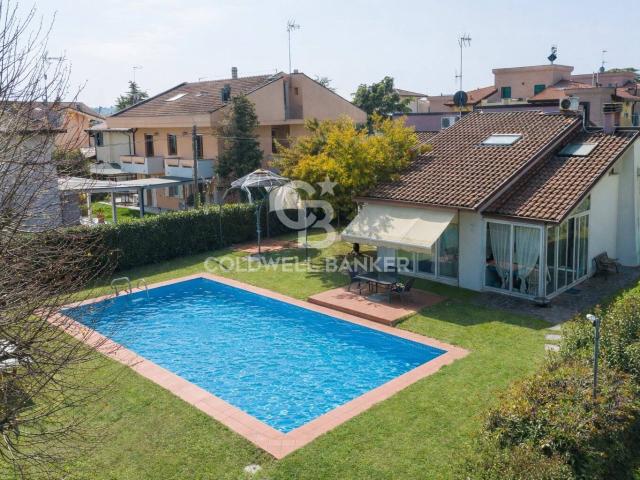 Villa Indipendente in vendita a Coriano, Reggio Emilia