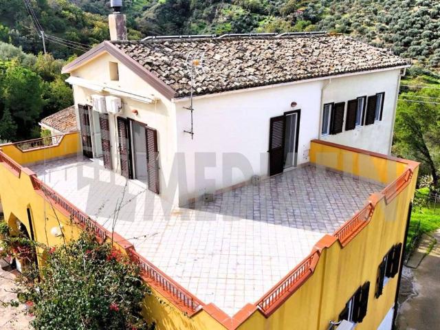 Villa Indipendente in vendita a Corigliano-Rossano, Calabria