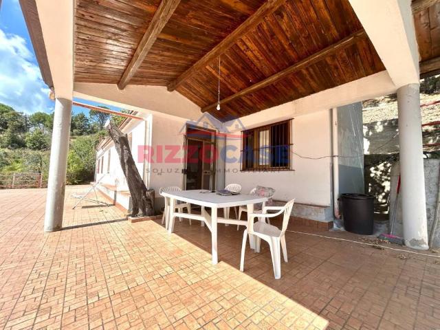 Villa Indipendente in vendita a Corigliano-Rossano, Calabria