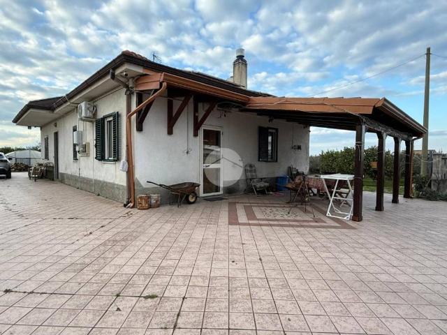 Villa Indipendente in vendita a Corigliano-Rossano, Calabria