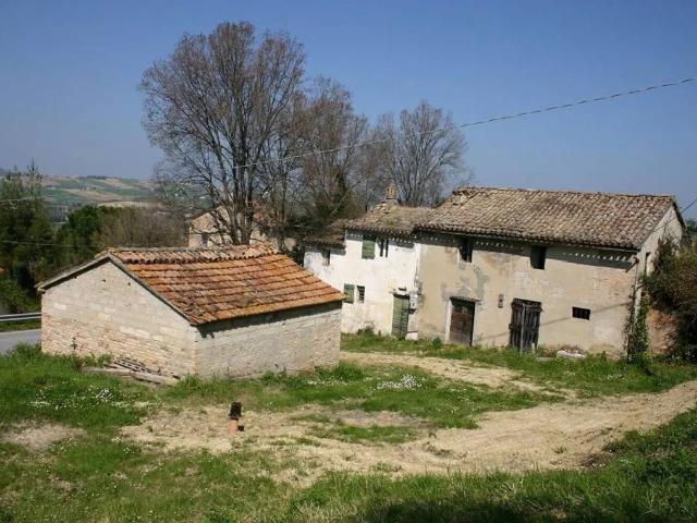 Villa Indipendente in vendita a Madonna del Piano, Marche