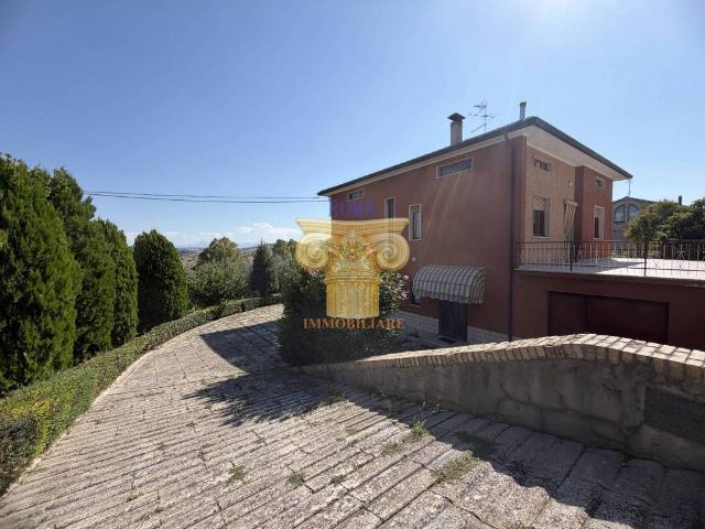 Villa Indipendente in vendita a Corinaldo, Ancona