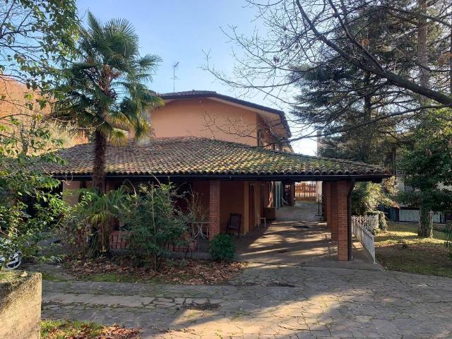 Villa Indipendente in vendita a Cormons, Friuli-Venezia Giulia