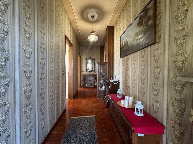 Villa Indipendente in vendita a Cormons, Friuli-Venezia Giulia