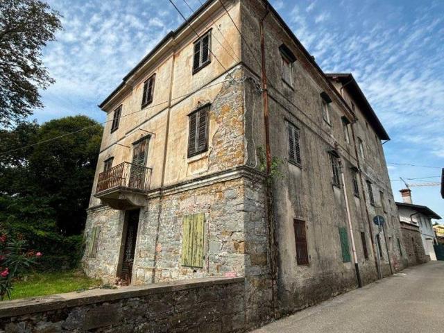 Villa Indipendente in vendita a Cormons, Friuli-Venezia Giulia