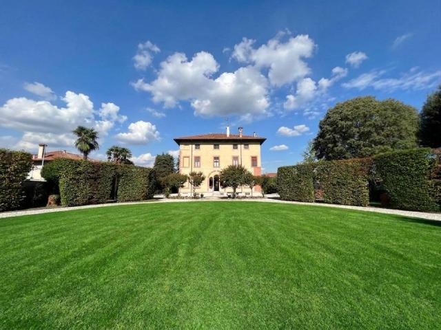Villa Indipendente in vendita a Corno Di Rosazzo, Friuli-Venezia Giulia