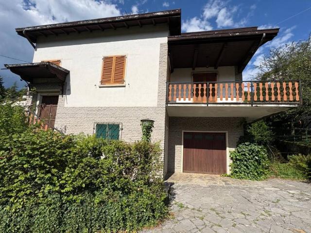 Villa Indipendente in vendita a Corna Imagna, Lombardia