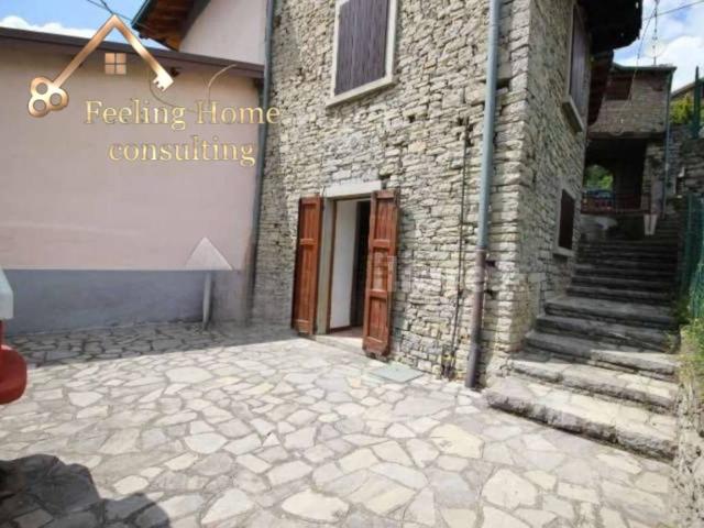 Villa Indipendente in vendita a Corna Imagna, Lombardia