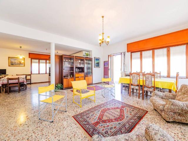 Villa Indipendente in vendita a Comunità Montana della Valle Brembana, Cornalba