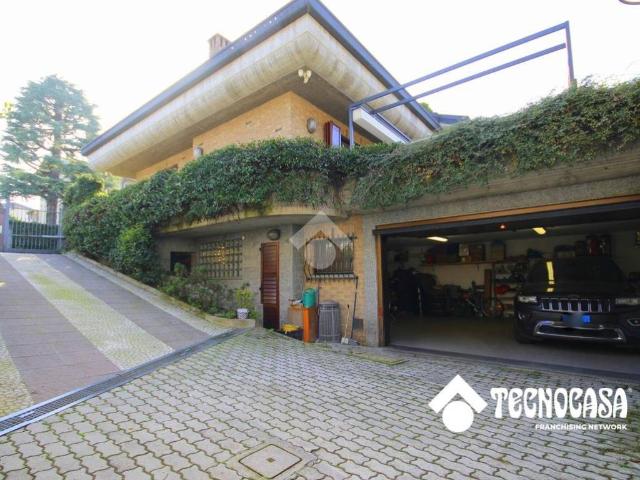 Villa Indipendente in vendita a Cornaredo, Lombardia