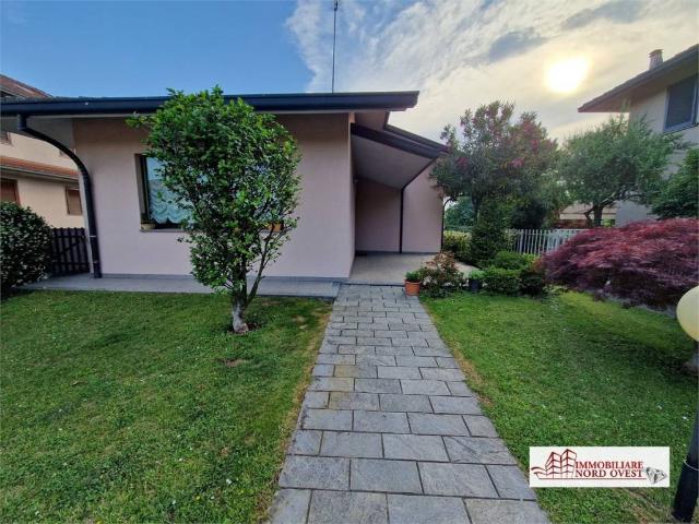 Villa Indipendente in vendita a Cascina Croce, Cornaredo